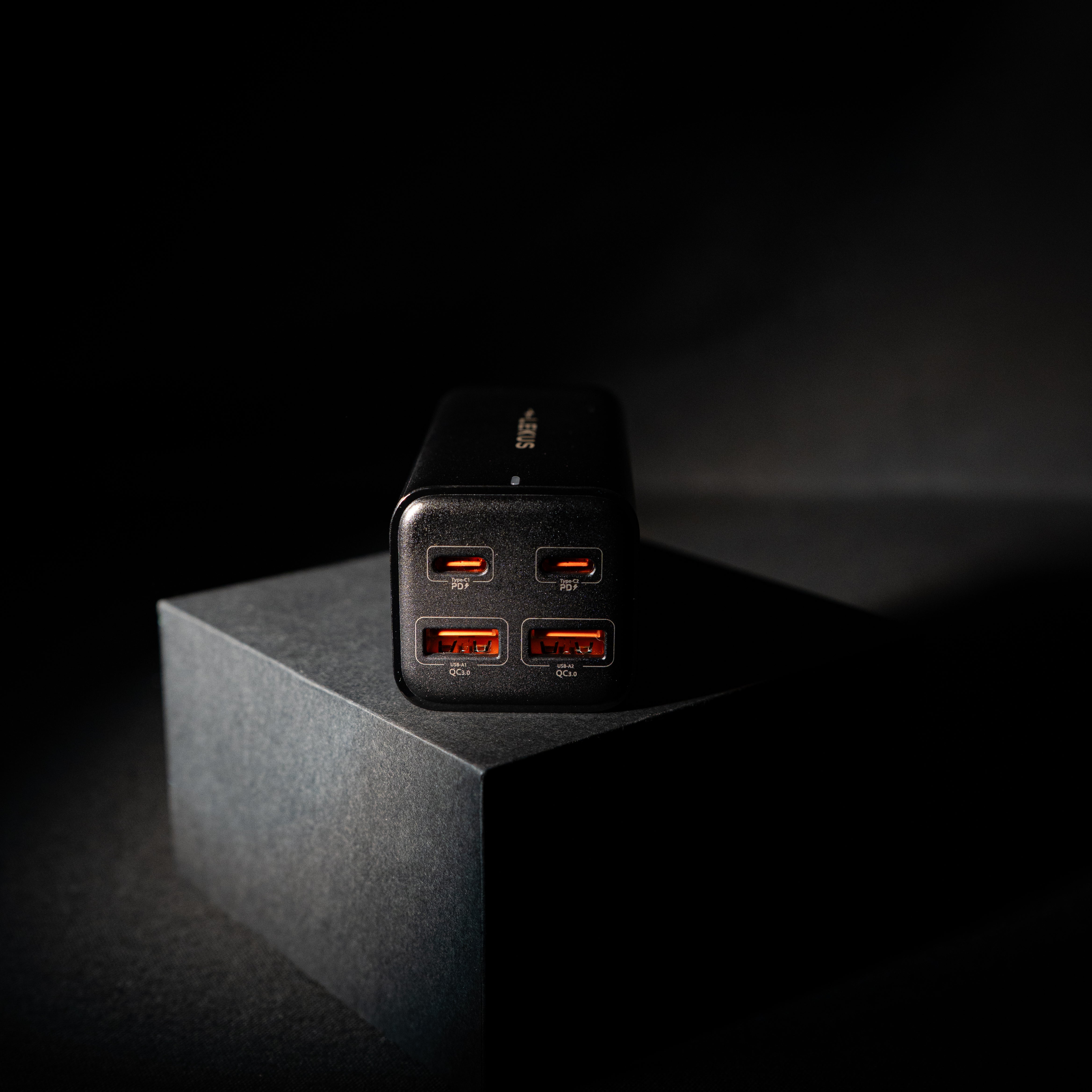 Cargador Multipuertos(2USB-C + 2USB-A) 100W