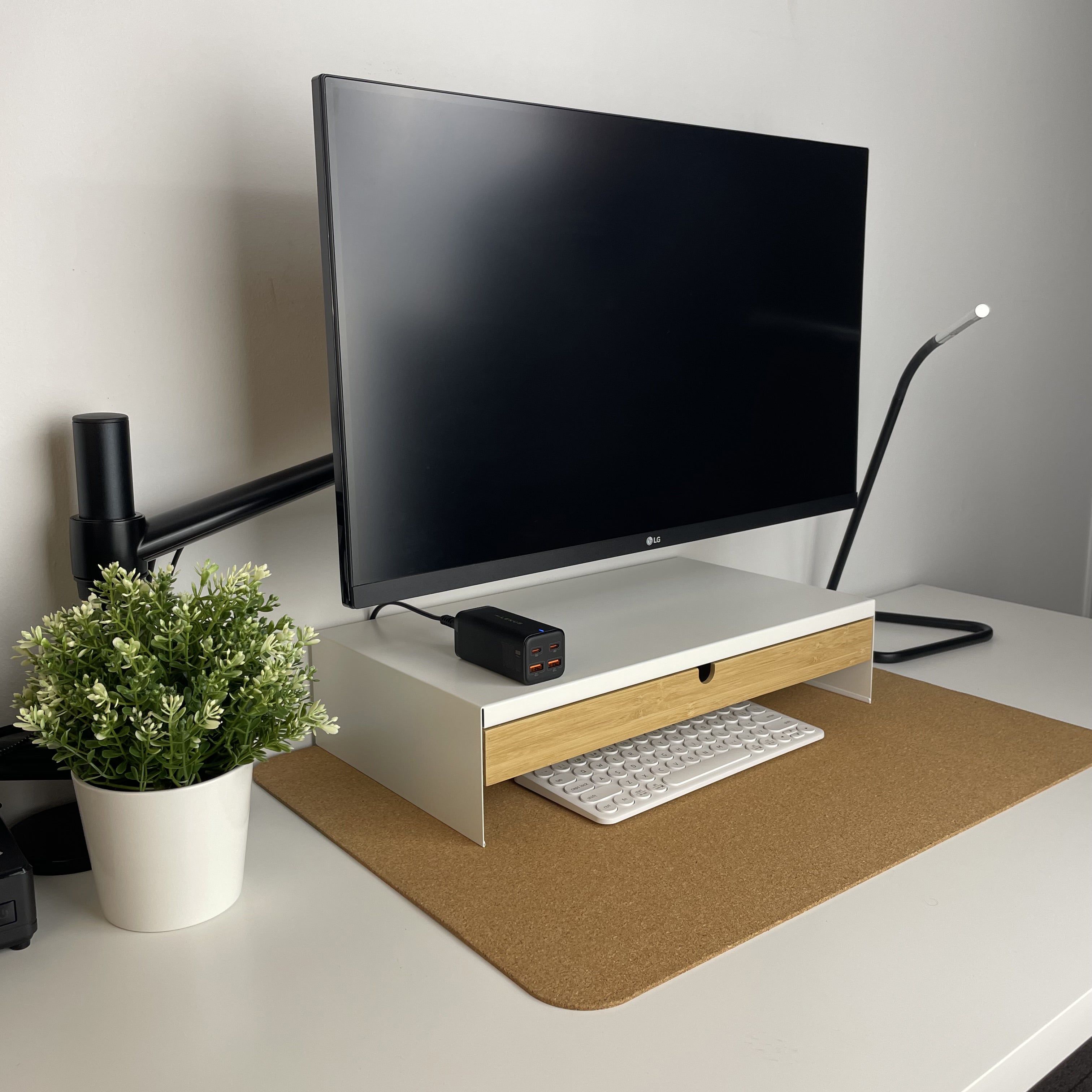 Cargador Multipuertos(2USB-C + 2USB-A) 100W