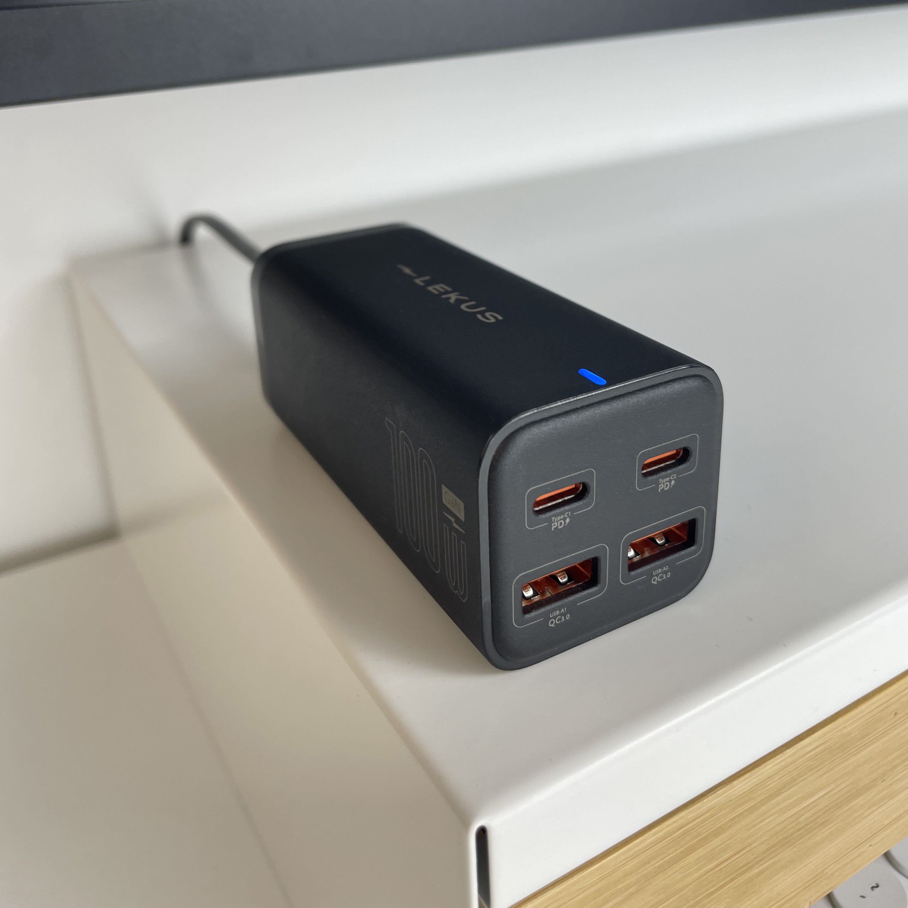 Cargador Multipuertos(2USB-C + 2USB-A) 100W